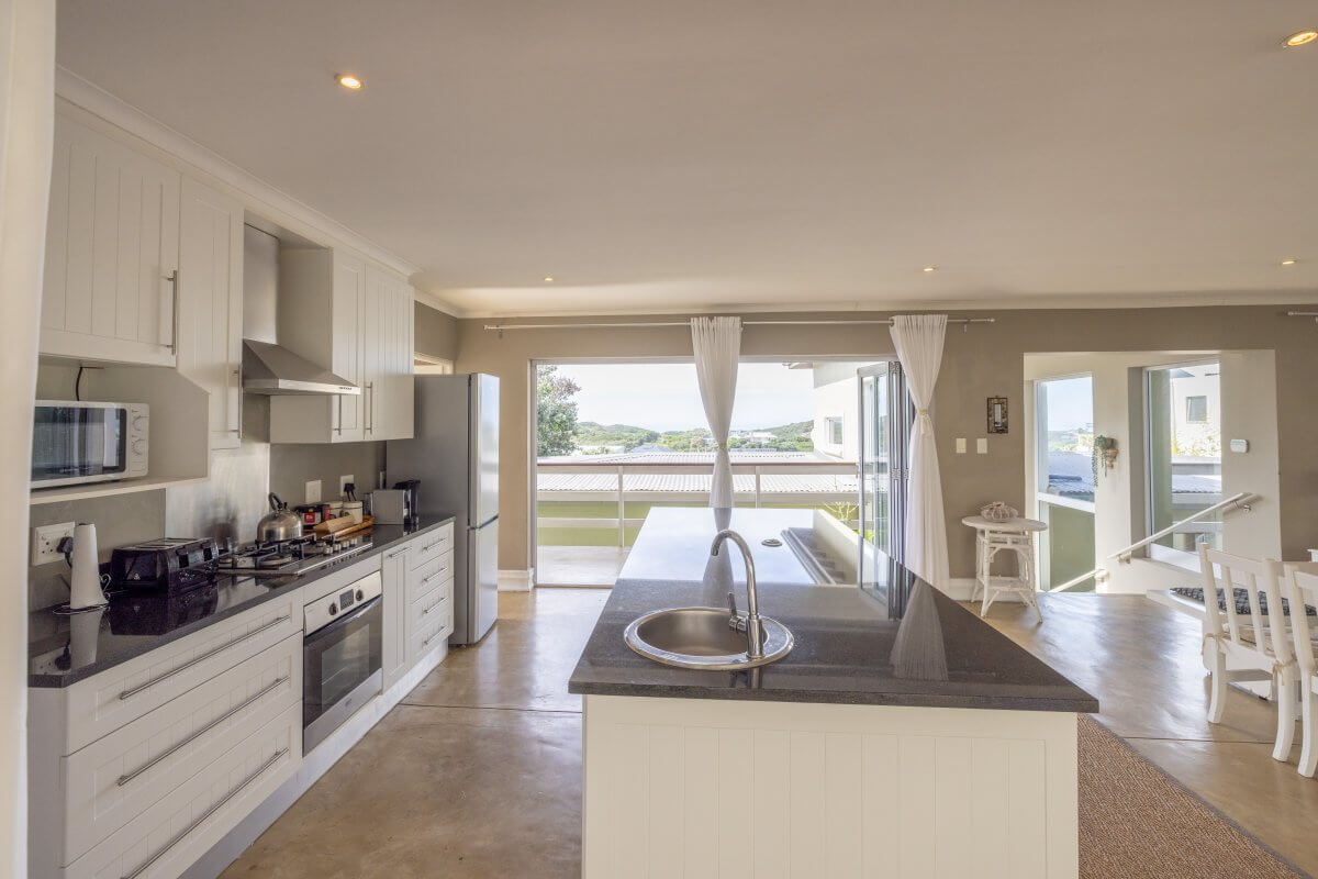 Kitchen dining area