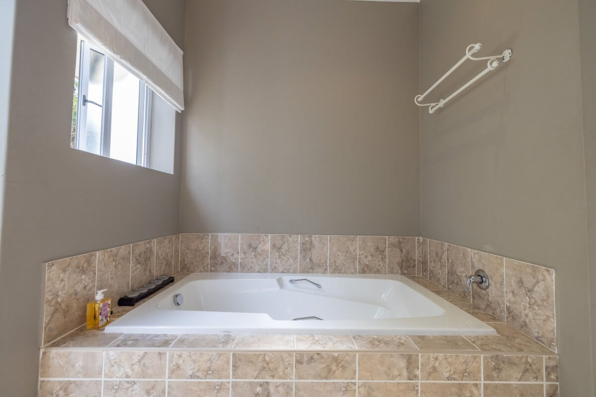 Luxury Bathtub Master Bathroom