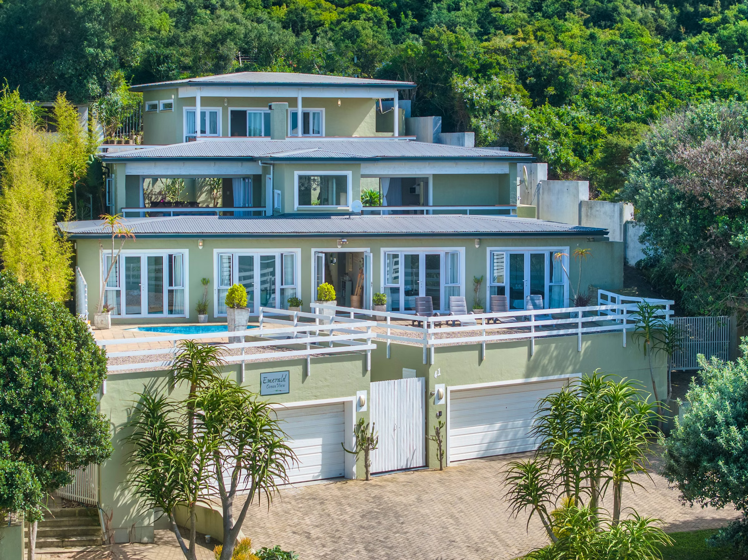 41 Ocean Avenue - Exterior view with ocean backdrop